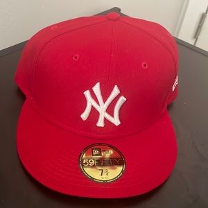 New York Yankees MLB Official On Field Cap Red &
White Fitted Size: 7 3/4